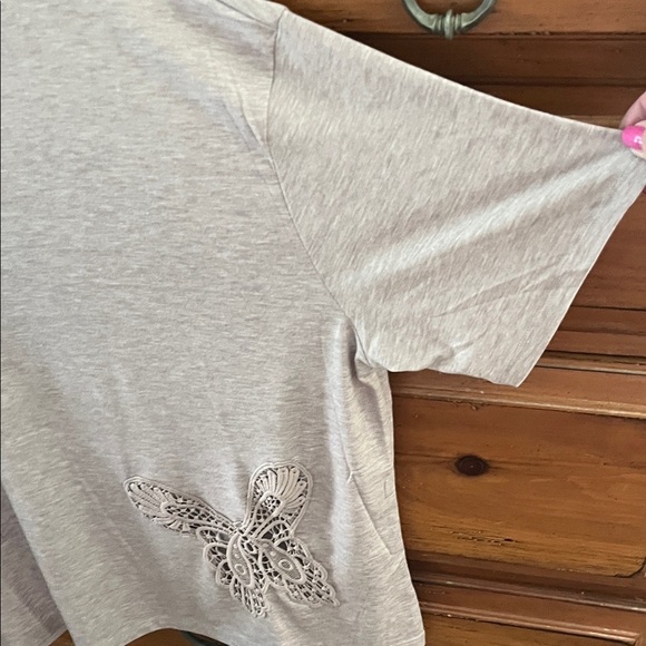 Cerule Short Sleeve Top with Lace Details - Picture 4 of 9